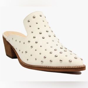 Arider Girl white western style studded mules w 2” heels SZ 7
